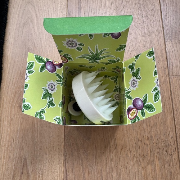 Ceremonia Scalp Massager Set - for Dry Scalp - Power Duo. - NIB - Picture 2 of 13